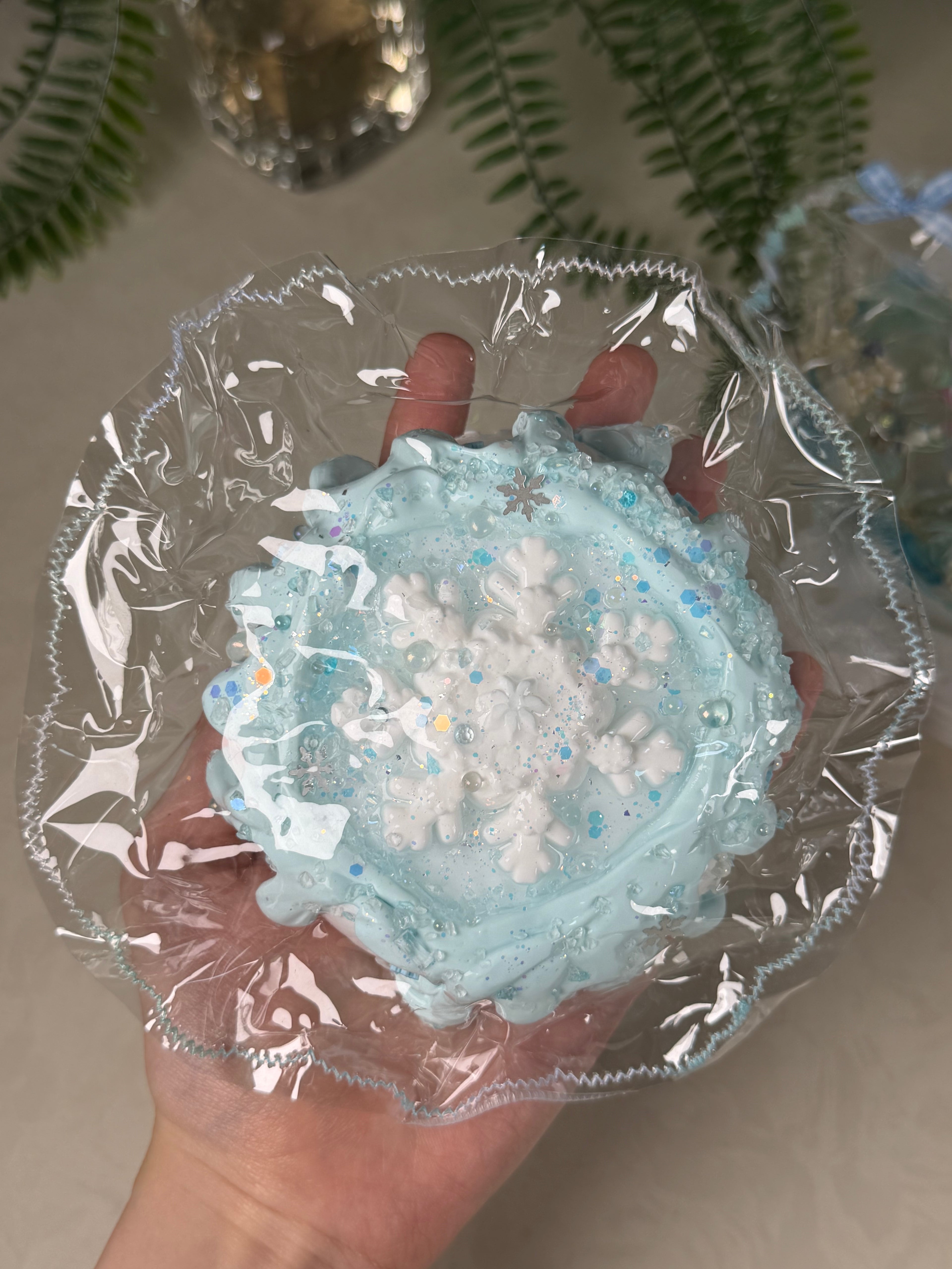 Flower Bushing Studio Snowflake Wishing Well taba squishy