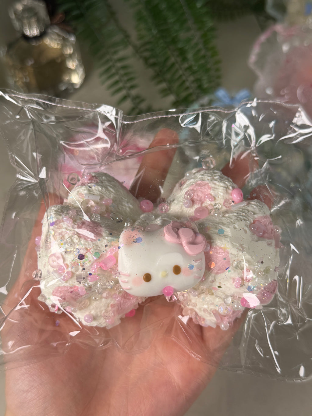 Nienienie Studio Bowtie taba squishy